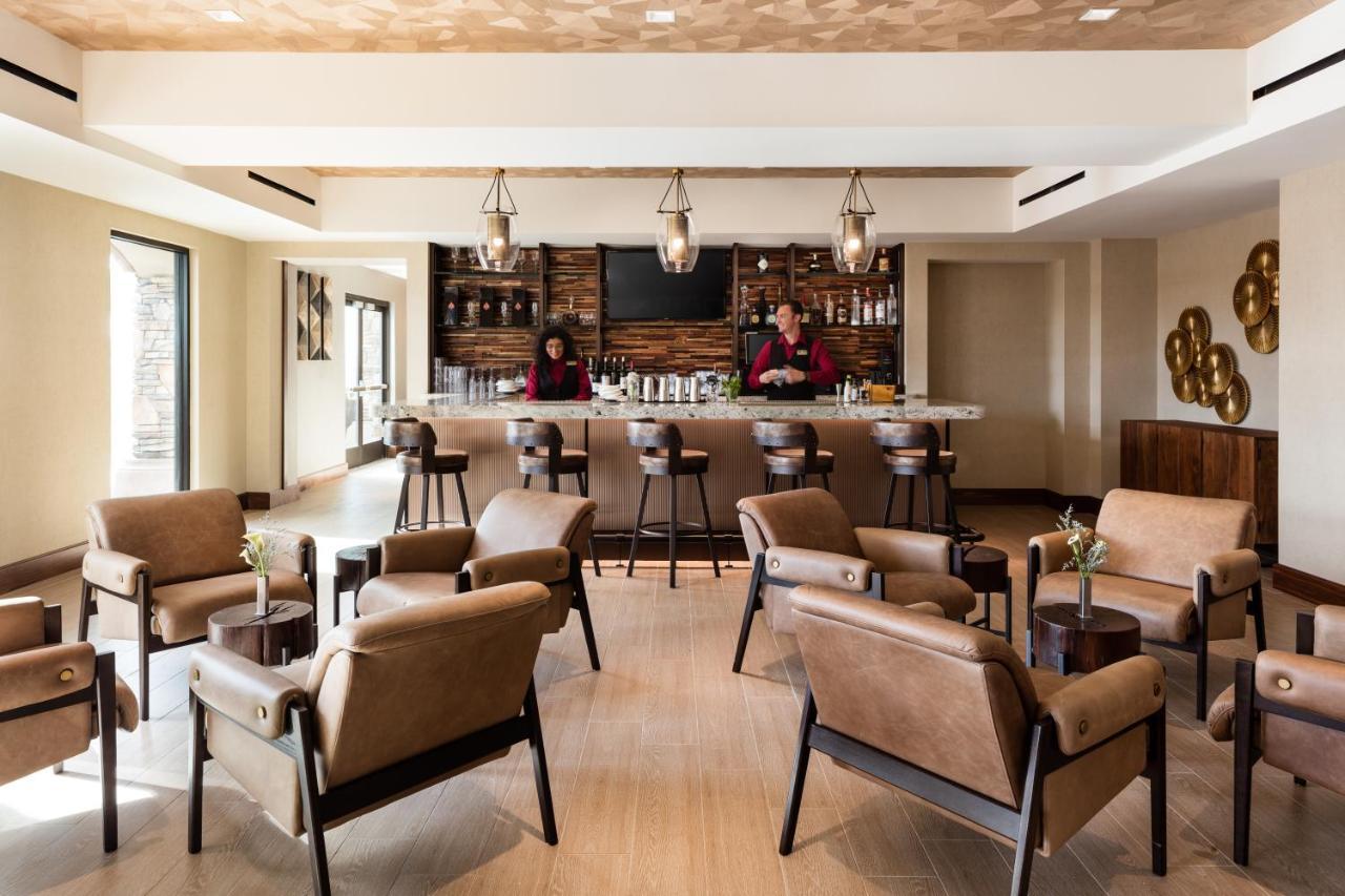 Bear Springs Hotel Highland Buitenkant foto